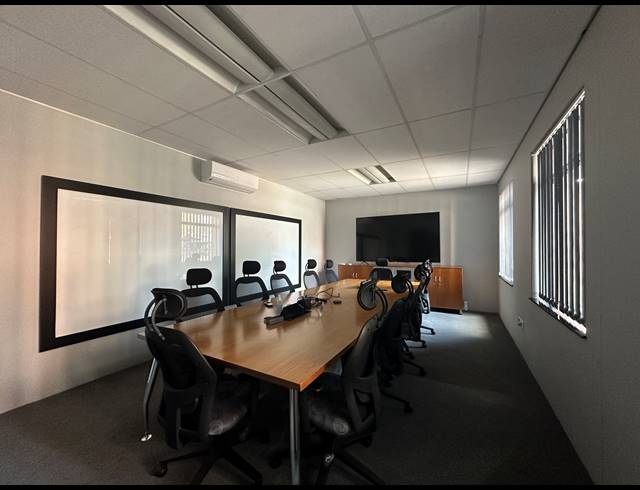 219M² OFFICE FOR SALE IN SANDOWN